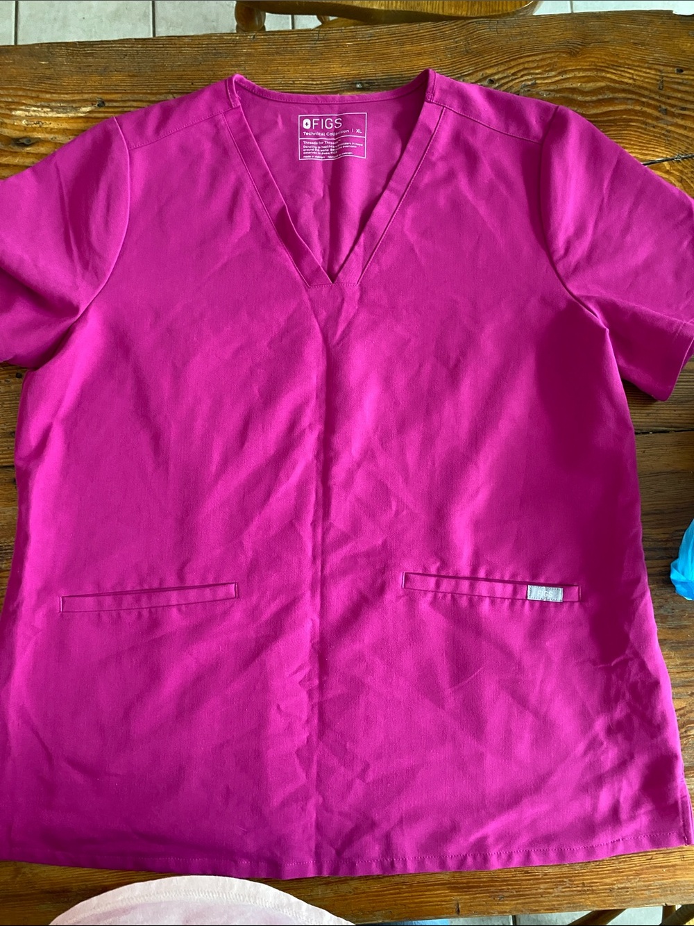 FIGS Scrub  top  NEW. SZ XL